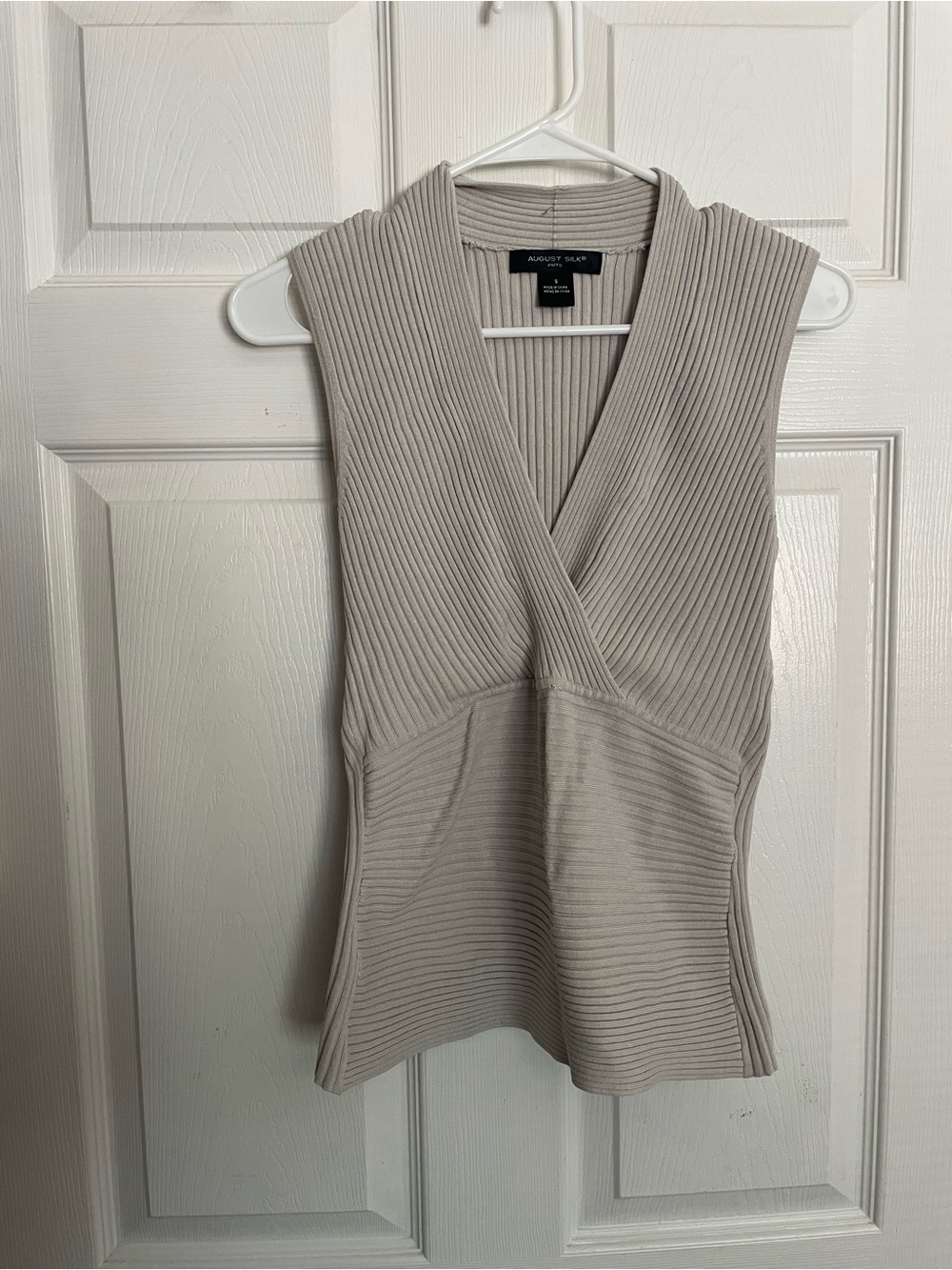 August Silk Knits Women’s size Small Sleeveless Ribbed V-Neck Top in Light Taupe